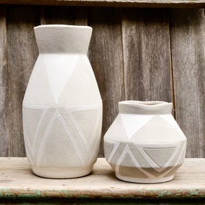 Ceramic Taupe Grey and White Matte Geometric Decorative Vessels Vase Planter Pot imagem 5