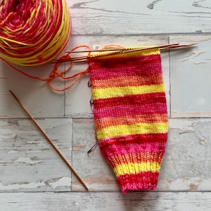Heatwave, 4 stripes, self-striping sockyarn, handdyed sockyarn, handdyed yarn, handdyed wool