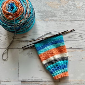 tropical, 8 stripes, self-striping sockyarn, handdyed sockyarn, handdyed yarn, handdyed wool