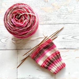 Ice Cream, 4 stripes, self-striping sockyarn, handdyed sockyarn, handdyed yarn, handdyed wool