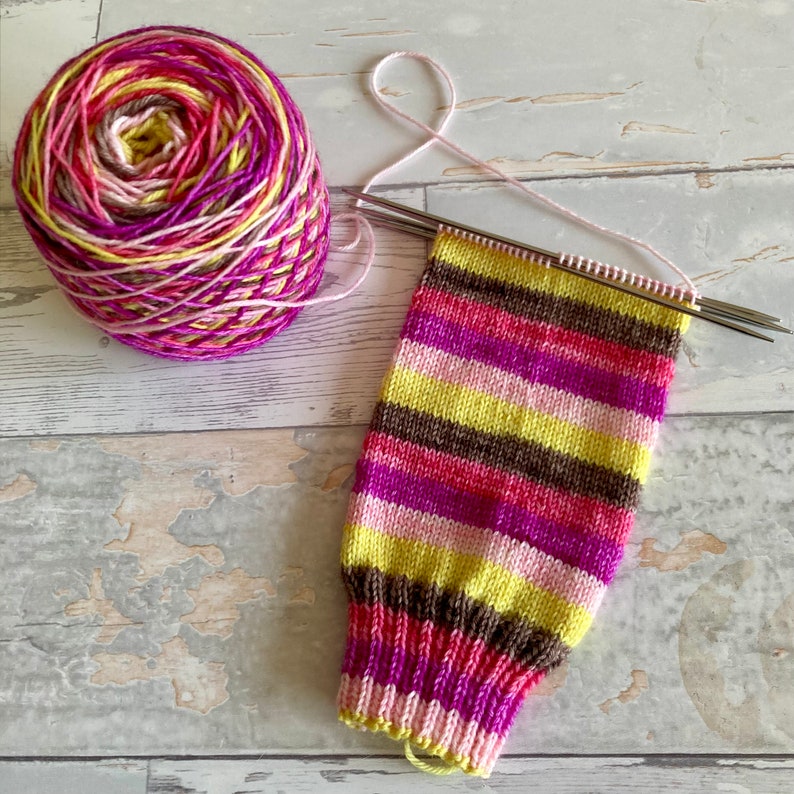 Early Bird, 5 stripes, self-striping sockyarn, handdyed sockyarn, handdyed yarn, handdyed wool image 1