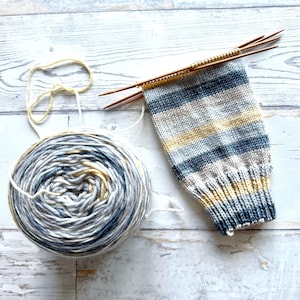 Dreamcatcher, 5 stripes, self-striping sockyarn, handdyed sockyarn, handdyed yarn, handdyed wool
