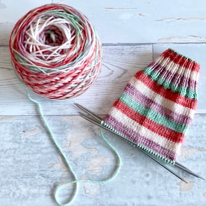 Romance , 4 stripes, self-striping sockyarn, handdyed sockyarn, handdyed yarn, handdyed wool