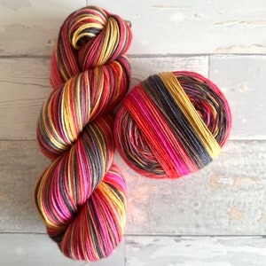 Fawkes, 6 stripes, self-striping sockyarn, handdyed sockyarn, handdyed yarn, handdyed wool