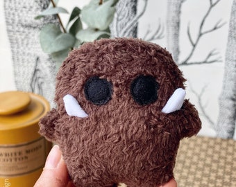 SiGGi lucky monster in dark brown