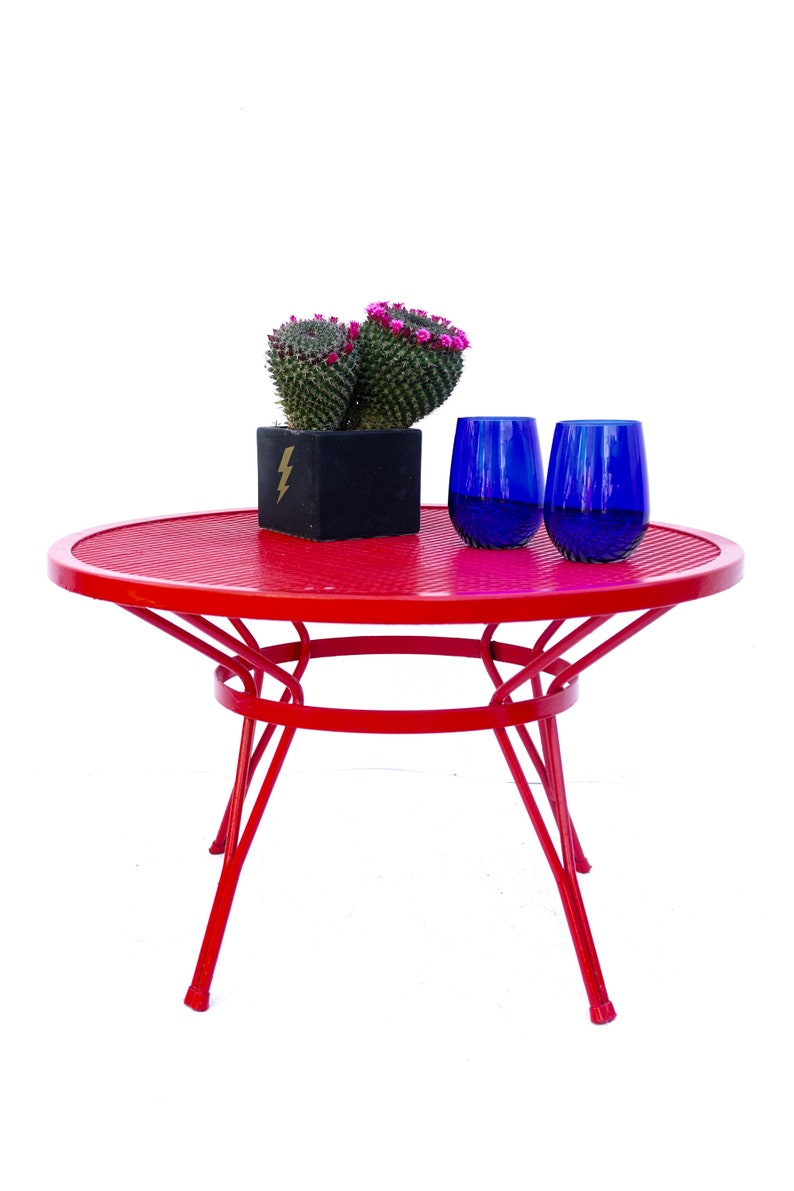 Mid Century Salterini Round Metal Mesh Patio Cocktail Table Etsy