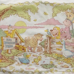 1991 Mac Donalds Farm Pillowcases Animal Print Pillow Covers 1980s 90s Kids Bedroom