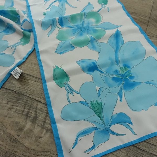 Vintage VERA NEUMANN Scarf Blue Floral Design 80s Oblong Veresa Scarf with Flower Print