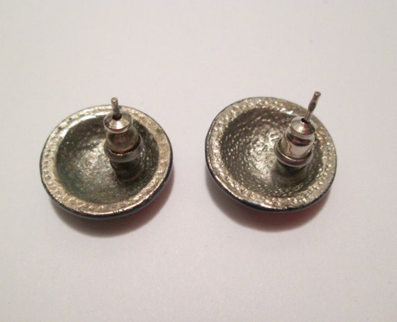 Vintage 60s Button Earrings Metal Enamel Swirl Op… - image 4