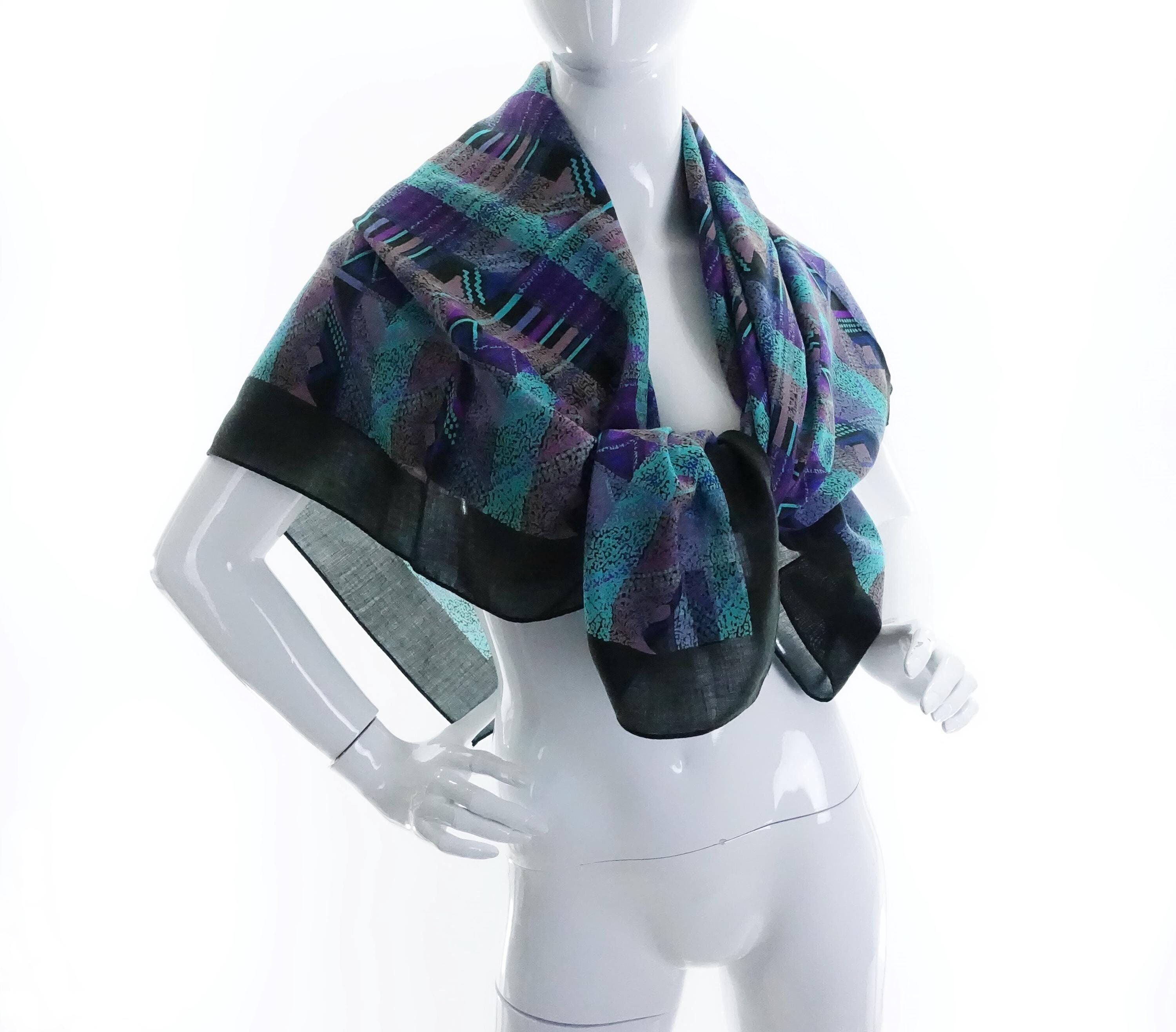 Foulard/carré En Soie 100% PIERRE CARDIN - Roulotté Main, Couleur Marron, Vintage, Occasion Très Bon état