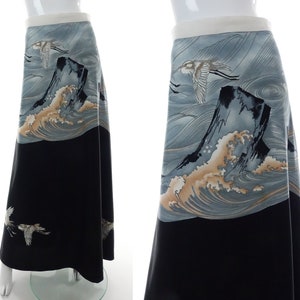 1970s Bird Print Maxi Skirt with Sea Birds Ocean Waves Japanese Cranes Vintage 70s Long Skirt Black Polyester Jersey