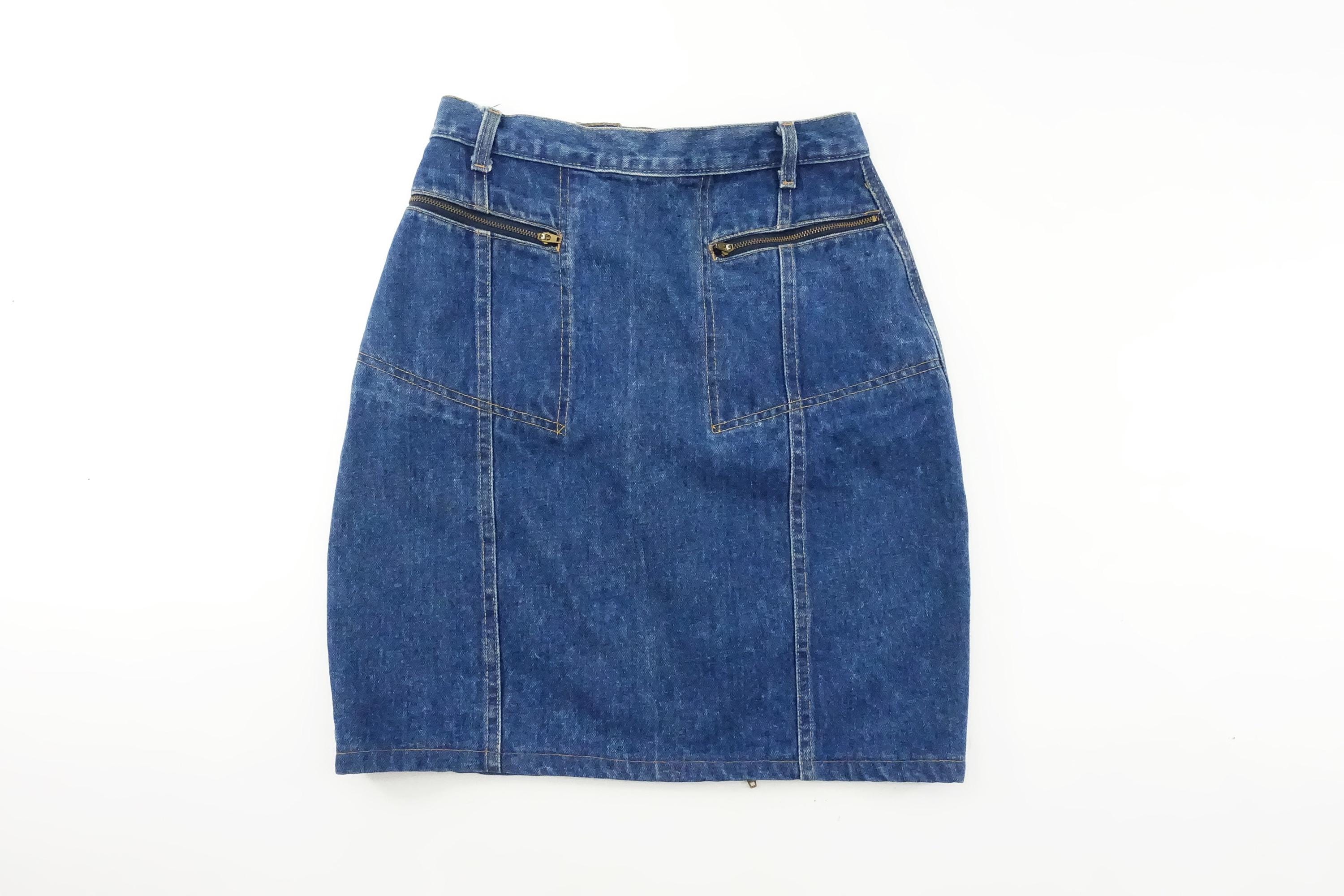 スカート THE MUSEUM VISITOR DIAGONAL ZIPPER DETAILED DENIM SKIRT BLUE 1980s Jean Skirt Diagonal Zipper Front Denim Mini Size 11