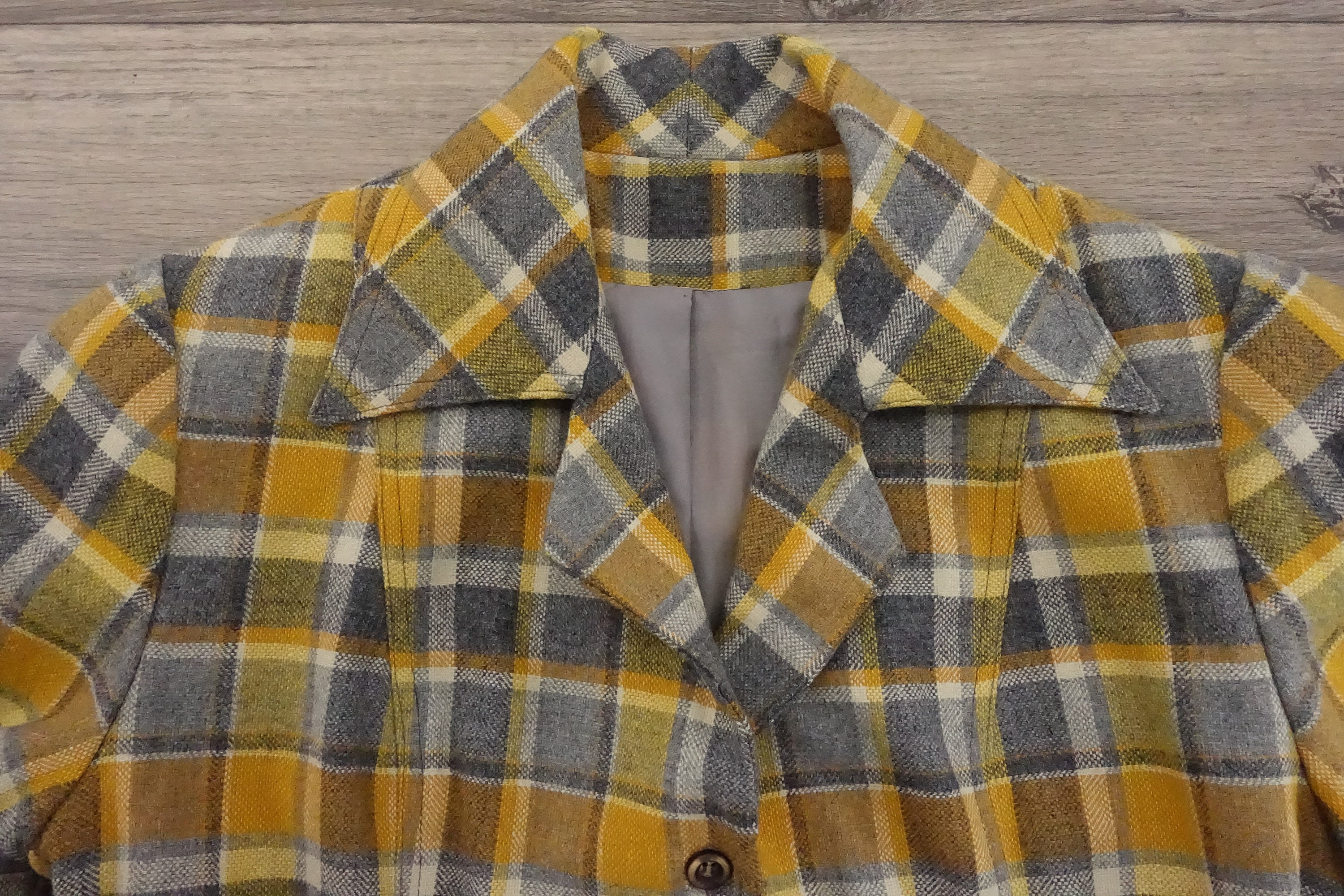 Vintage Cropped Plaid Wool Jacket Gray Yellow Tartan Shirt