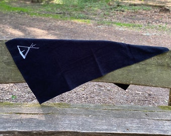 Dusch-Handtuch Kohte - bestickt - 120 x 60 cm - schwarz - mit Aufhänger aus Kohtenwebband