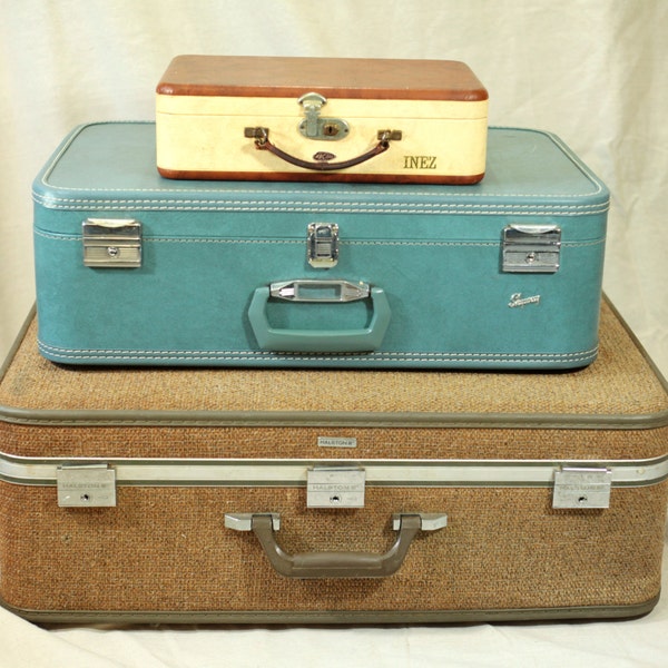 Vintage Tweed Halston III Large Pull Suitcase On Wheels