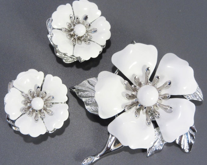 Sarah Coventry White Flower Brooch Earrings Demi Set Vintage - Etsy