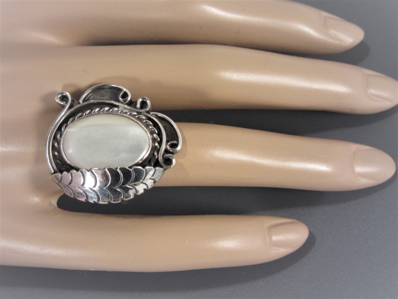 Large Vintage Southwestern Mother of Pearl Sterling Ring Size 8