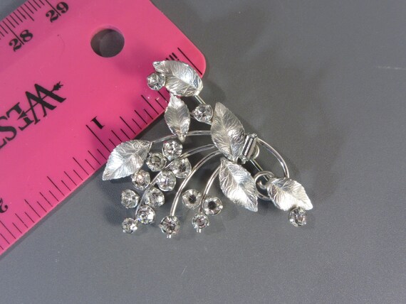 Vintage Krementz Rhinestone Brooch, Silvertone Le… - image 6