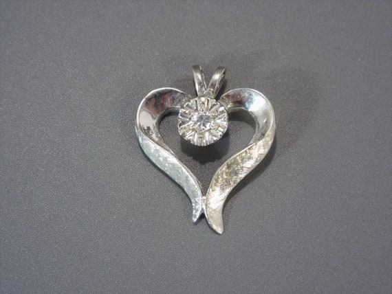 Estate 10k Diamond Heart Pendant Vintage - image 9