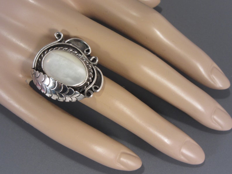Large Vintage Southwestern Mother of Pearl Sterling Ring Size 8