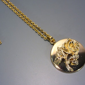 Vintage 1986 Avon 100 Year Anniversary Necklace Rose Pendant