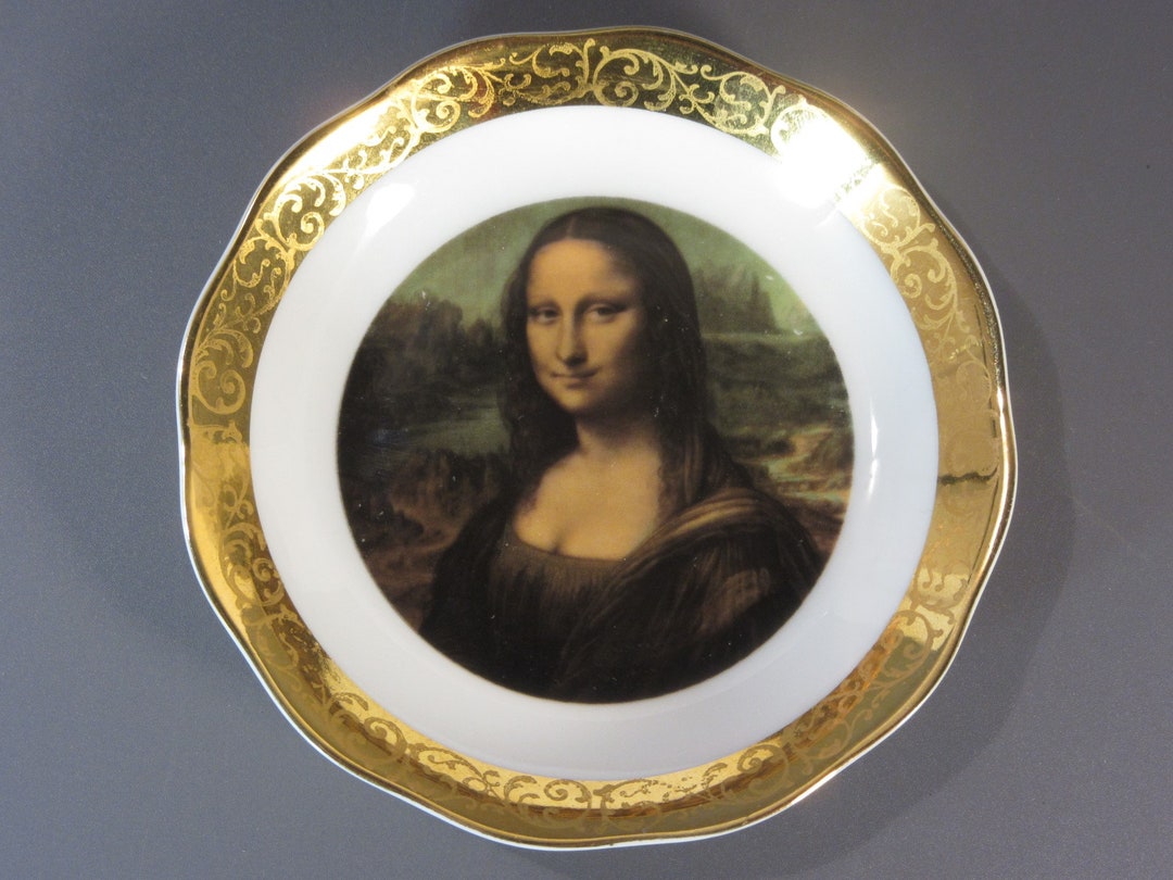 Decorated Enamel Plate - Mona Lisa Wreath