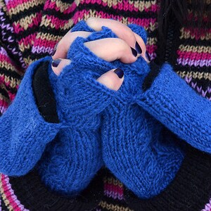 Cable Knit Convertible Mitten, Hand Knit winter gloves with Fleece Lining, Comfy and Warm. Blue