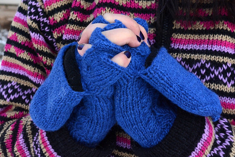 Cable Knit Convertible Mitten, Hand Knit winter gloves with Fleece Lining, Comfy and Warm. Blue