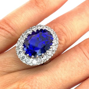 5 carat tanzanite ring top