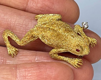 Diamond Frog Pin Brooch 18K Gold Artisan Animal Pin Brooch Frog Jewelry Frog Brooch Jewelry Diamond Ruby Brooch Vintage Animal Jewelry 750