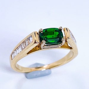 Vintage Tsavorite Diamond Ring 14K Gold Ring Garnet Ring Timeless Ring Engagement Ring Unique Green Garnet Engagement Ring Oval Garnet