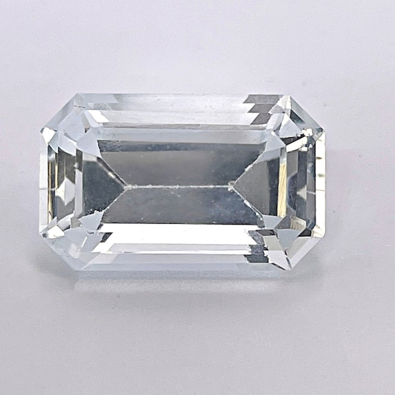 Shape Base Colrless Colorless Beryl Stone
