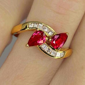 Onverwarmde robijnrode diamanten ring 18 kt gouden robijnrode slangenring crossover bypass robijnrode verlovingsring unieke vintage robijnrode 18 kt geelgouden ring