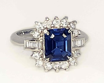 Unbehitzter tiefblauer Saphir Diamant Platin Ring Blauer Smaragdschliff Saphir Verlobungsring Vintage Sapphire Jubiläumsring