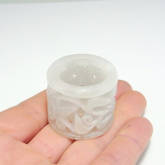 Chinese store thumb ring