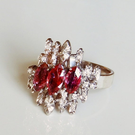 1970s Ruby Diamond Cluster Ring 14K 14kt White Go… - image 4