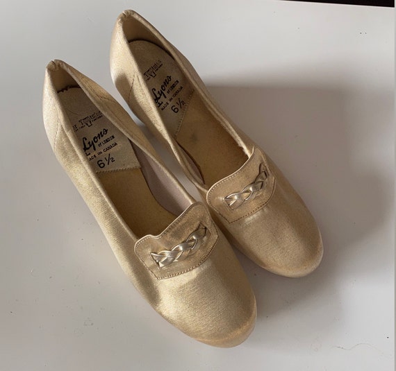1960s Gold Metallic Heels Size 6.5