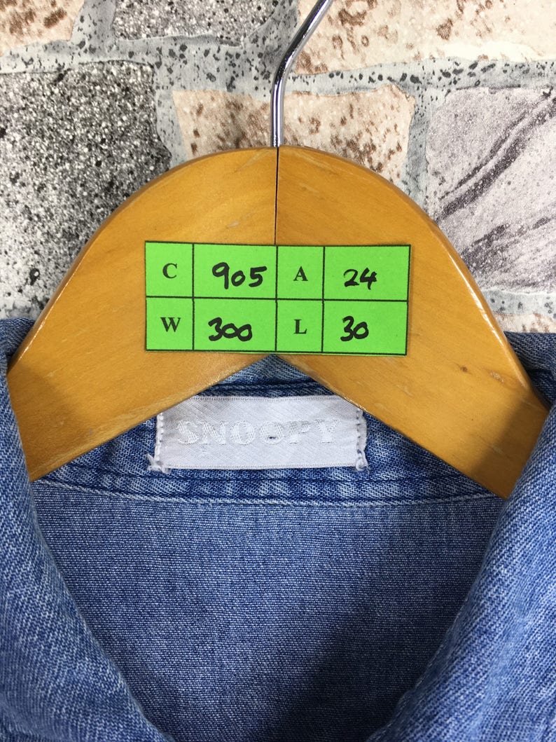 SNOOPY Woodstock Denim Blue Shirt Large Vintage 90/'s Snoopy Joe Cool Peanuts Cartoon Snoopy Comic Strip Blue Denim Jeans Oxfords Size L
