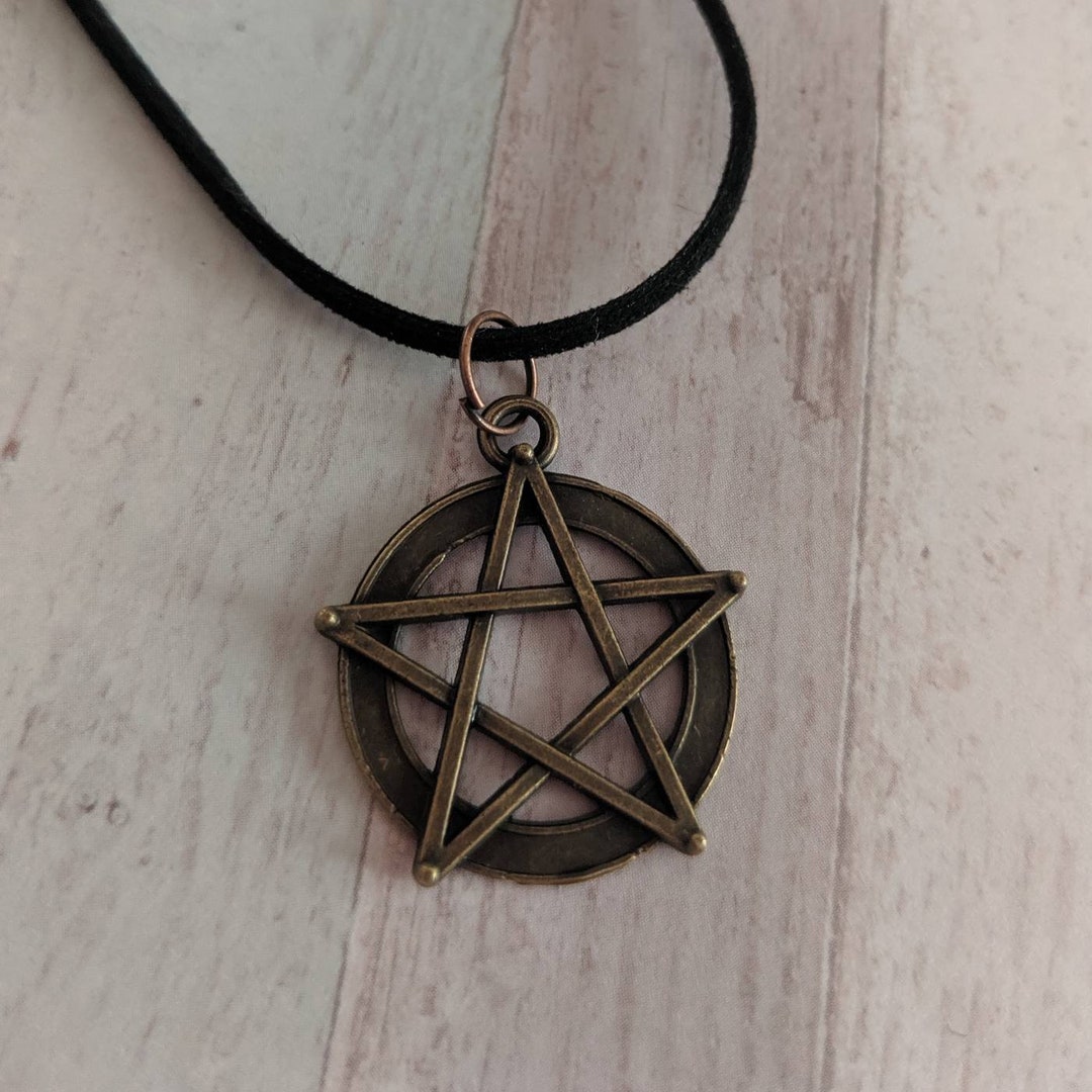 thumbnail image 2 of Pentagram & Purple Crystal Necklace – 18 Inch Chain – Wicca Pagan Witch Jewelry – Handmade UK 2 of 4