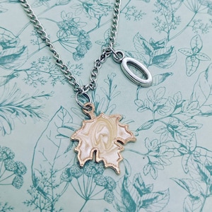 AhornBlatt Halskette, Blatt Schmuck, Bff Geschenke, Mädchen Halskette, Geburtstagsgeschenke, Schwester Geschenke, Sommer Halskette, Kanadische Halskette, Geschenke für sie