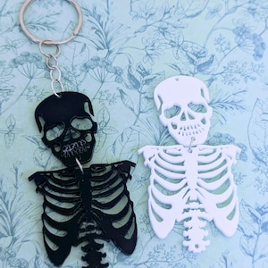 Spooky skeleton statement keychain, big Halloween keyring, Halloween accessories, gothic skeleton gifts, Halloween lover gifts,