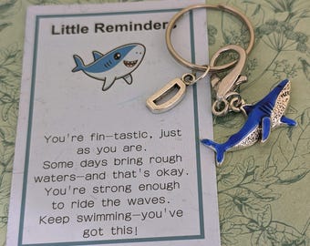 Portachiavi squalo, portachiavi squalo, regali per amanti degli squali, ciondoli squalo, piccoli regali promemoria, idee regalo positive, portachiavi pesce, portachiavi pesce,
