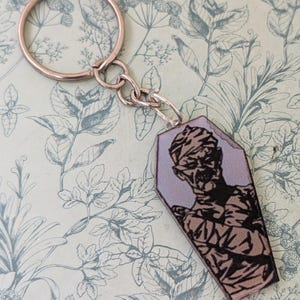Halloween mummy keyring, scary themed keychain, Halloween lover gifts, Halloween themed, horror film lovers, horror fan, gothic accessories