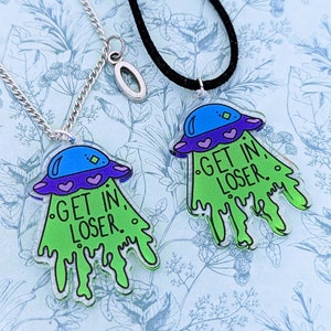 Alien kettinghanger, buitenaardse sieraden, geschenken buitenaardse minnaar, buitenaardse sieraden, buitenaardse gelovige, ruimtesieraden, ruimteketting, initiële charme