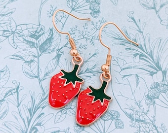 Boucles d’oreilles à la fraise, boucles d’oreilles aux fruits, boucles d’oreilles en nourriture, bijoux à la fraise, cadeaux pour les amateurs de fruits, cadeaux de demoiselle d’honneur, inspirés de la fraise,