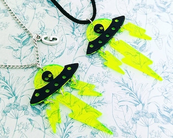 Alien necklace, alien jewellery, UFO necklace, UFO jewelry, space necklace, space jewellery, Halloween inspired, sci Fi lover gifts,