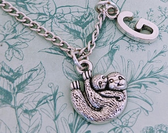 Cute sloth animal necklace, sloth jewellery gifts, gifts for sloth lovers, gifts for zoo keepers, zoologist gifts, sloth inspired accessorie
