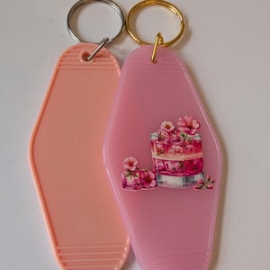 Pink cocktail keyring, pink cocktail lover gifts, cocktail maker gifts, bartender gifts, bartender keyring, motel keychain, gifts for sister