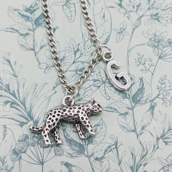 Snow hotsell leopard necklace