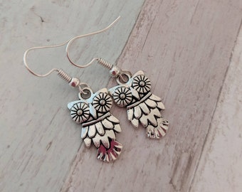 Orecchini a forma di gufo, orecchini a forma di uccello, orecchini a forma di animale, gioielli a forma di gufo, regali per amanti della natura, regalo di laurea, orecchini a tema fauna selvatica, orecchini con ciondoli,